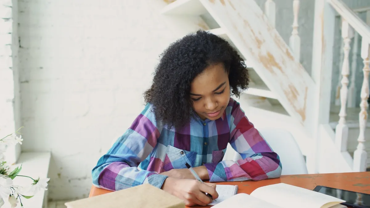 Silla ergonómica para niños y estudiantes 2026